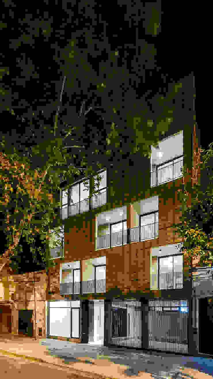 Edificio Tucumán, Garnerone + Ramos Arq. Garnerone + Ramos Arq. Casas modernas: Ideas, imágenes y decoración