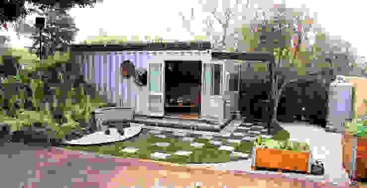 Container Living, Acton Gardens Acton Gardens Rumah Gaya Industrial Metal Blue