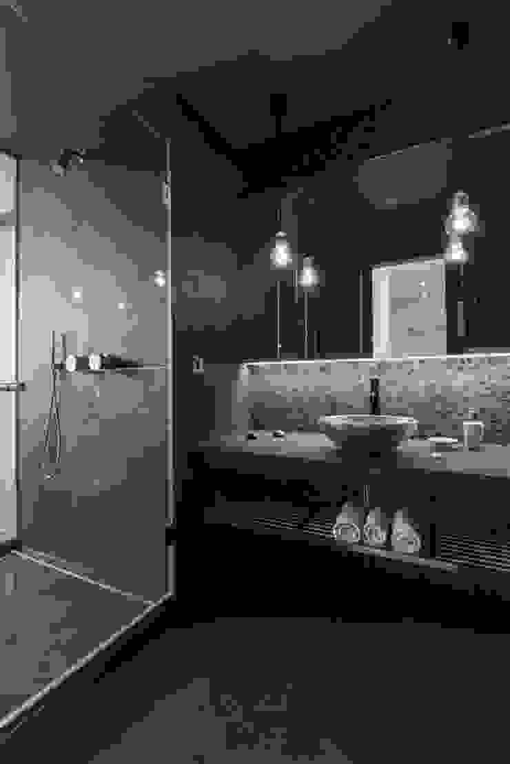 BATH ROOM Archie-Core Modern Bathroom