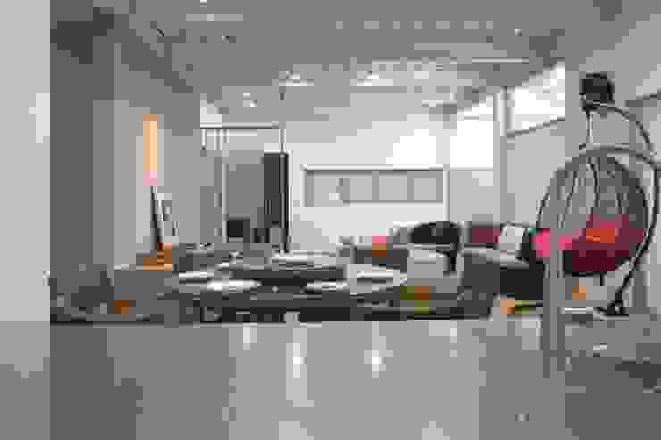 Weekend House, 構築設計 構築設計 Minimalistische Esszimmer