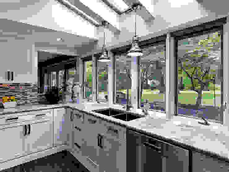 2014 Coty Award Wining Kitchen Classic style kitchen by Main Line Kitchen Design Classic
