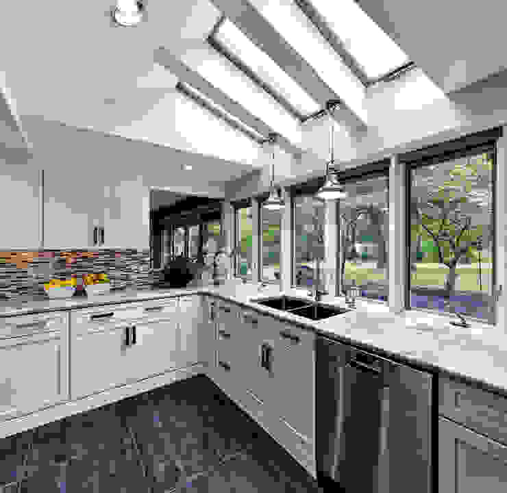 2014 Coty Award Wining Kitchen Classic style kitchen by Main Line Kitchen Design Classic