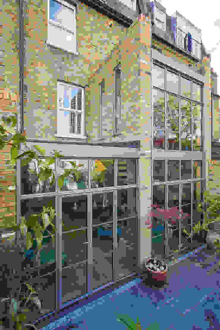 Double height crittall style extension HollandGreen 에클레틱 주택