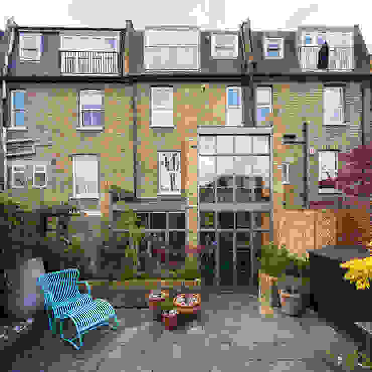 Double height crittall style extension HollandGreen 에클레틱 주택