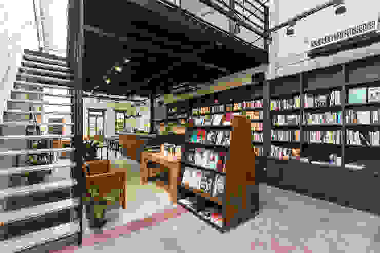 獨立書店：浮光, Z+SQUARE DESIGN / 正工設計 Z+SQUARE DESIGN / 正工設計 商业空间 商業空間
