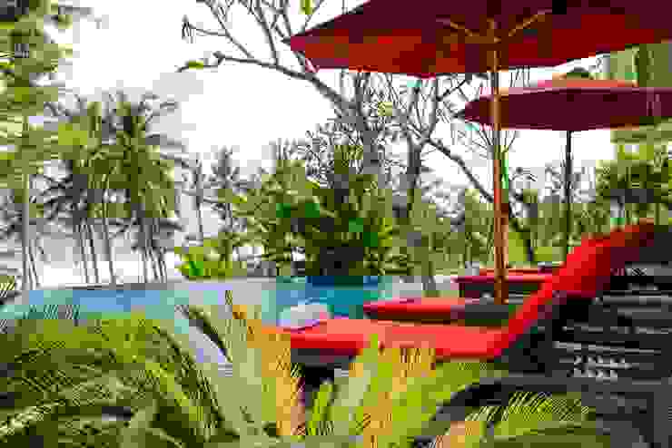 Swimming pool umbrella and cushion Credenza Interior Design Pool Tekstil Red