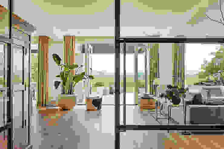 Woonhuis met uitzicht Jolanda Knook interieurvormgeving Moderne woonkamers stalendeuren,eikenvloer,woonkamer,modern