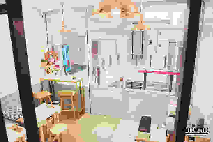 Interior Studio Ini Inspirasi Sempurna Rumah Mungil Anda Homify Desain interior dapur atau kitchen kecil minimalis seringkali menjadi bahan pertanyaan bagi mereka yang sedang membangun sebuah rumah baru. interior studio ini inspirasi sempurna