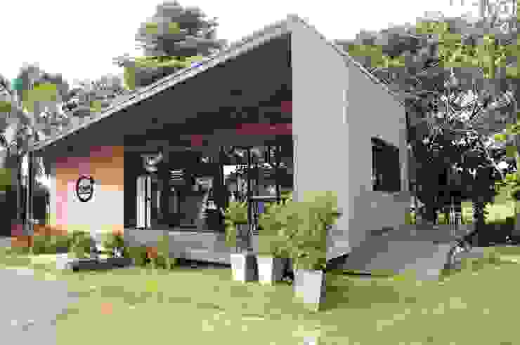 Rumah Satu Lantai Ini Diubah Jadi Cafe Cantik Homify