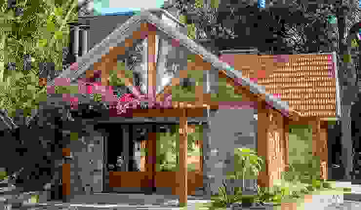 Soluções Únicas, Simone Miranda Representante - Amplex Aberturas em PVC Simone Miranda Representante - Amplex Aberturas em PVC Country house Wood effect