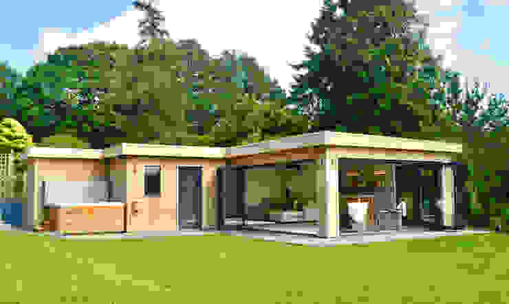 Cedar garden room with hot tub and bar Crown Pavilions Сад
