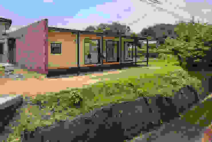 開放的で快適に暮らせる川沿いの平屋 Homify