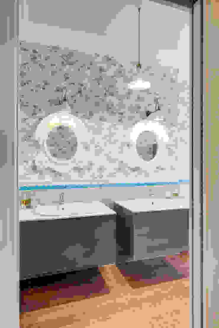 Studio Guerra Sas Baños de estilo clásico