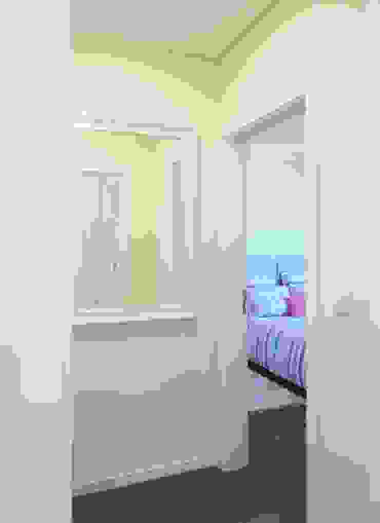 モダンスタイルの 玄関&廊下&階段 の GAAPE - ARQUITECTURA, PLANEAMENTO E ENGENHARIA, LDA モダン