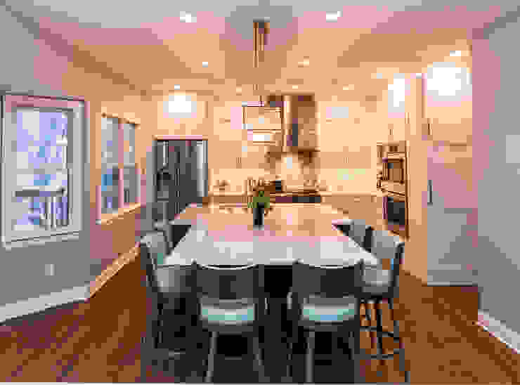 White Delight, PERFORMANCE KITCHENS & HOME PERFORMANCE KITCHENS & HOME Kitchen Solid Wood White white Kitchen,White Shaker Cabinet,grat cabinetry,grat kitchen,white countertop,stone counter,main line kitchen,kitchen designer,philadelphia designe,Kitchen designer phi