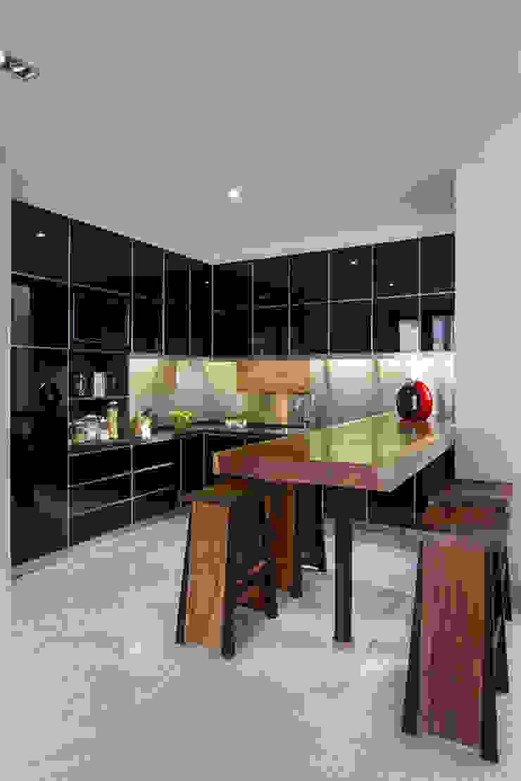 prv a131, e.Re studio architects e.Re studio architects Dapur Modern