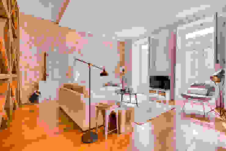 Ivo Santos Multimédia モダンデザインの リビング