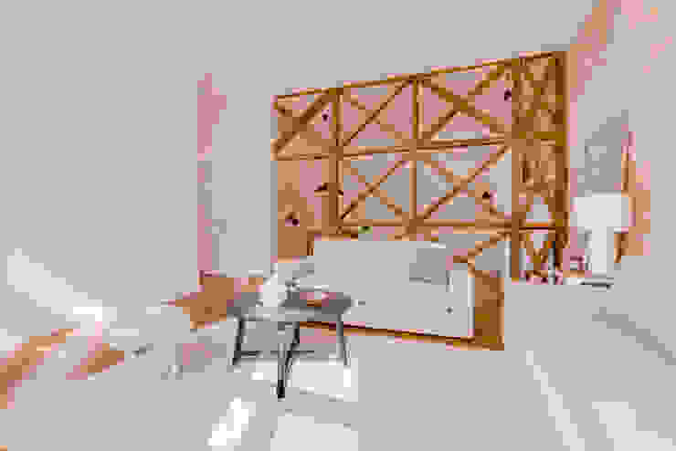 Ivo Santos Multimédia モダンデザインの リビング