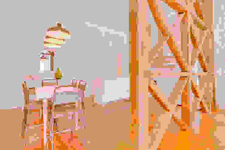 Ivo Santos Multimédia モダンデザインの ダイニング