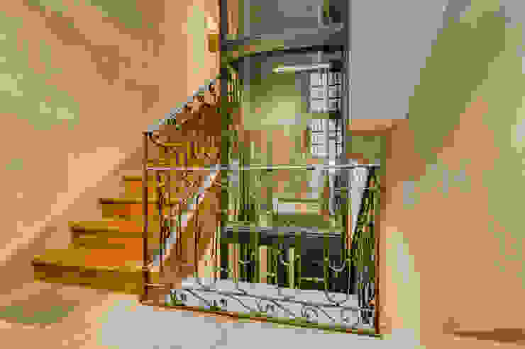 Ivo Santos Multimédia モダンスタイルの 玄関&廊下&階段