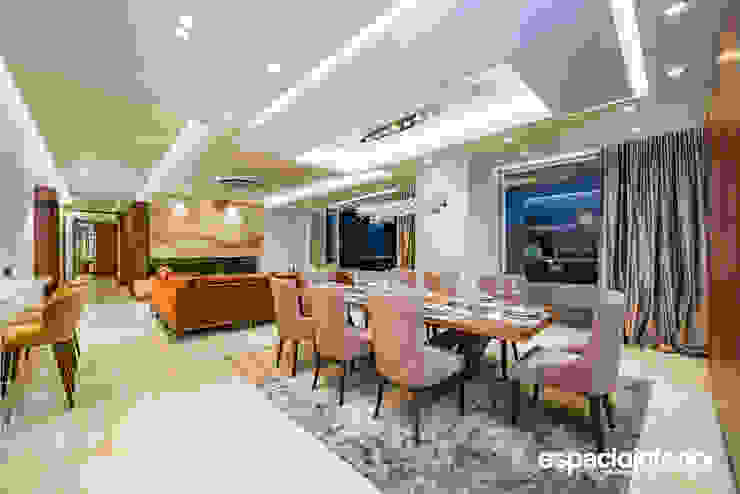 Obra Diecinueve, EspacioInterior EspacioInterior Eclectic style dining room
