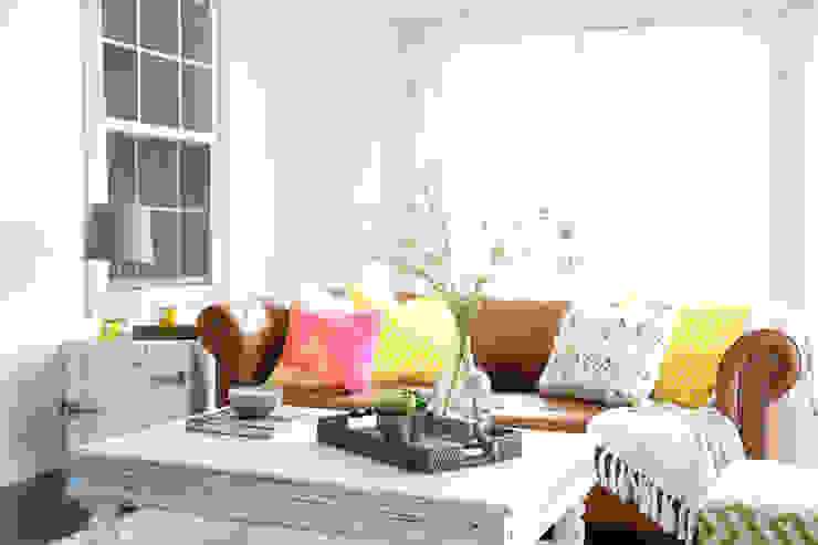 Unik Flip House 2 Williamsburg San Antonio Tx Living Room Noelia Ünik Designs Mediterranean style living room