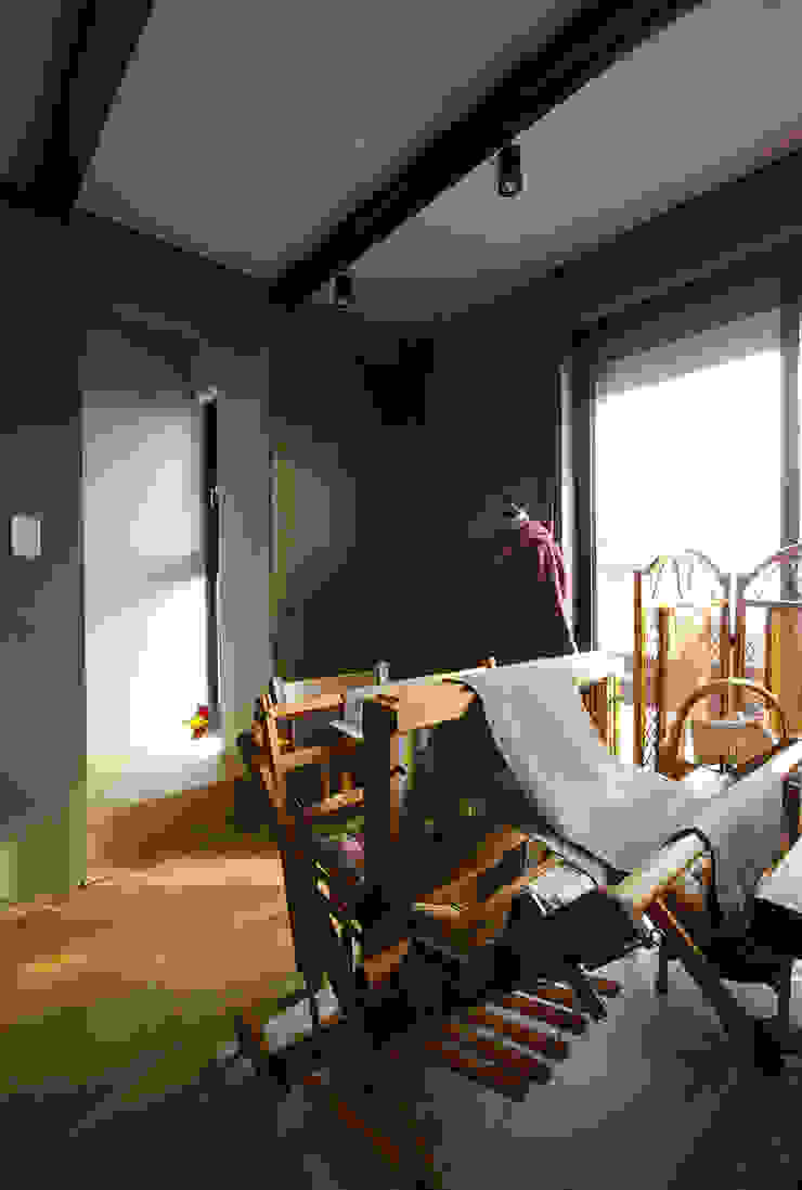 一級建築士事務所アールタイプ Modern Study Room and Home Office Wood Beige