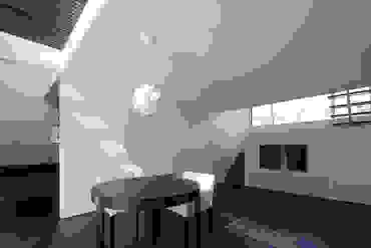 flap *studio LOOP 建築設計事務所 Soggiorno moderno