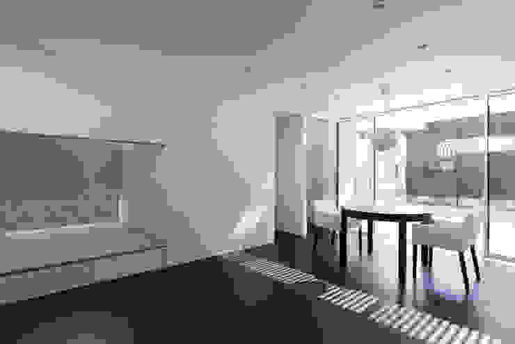 flap *studio LOOP 建築設計事務所 Soggiorno in stile asiatico