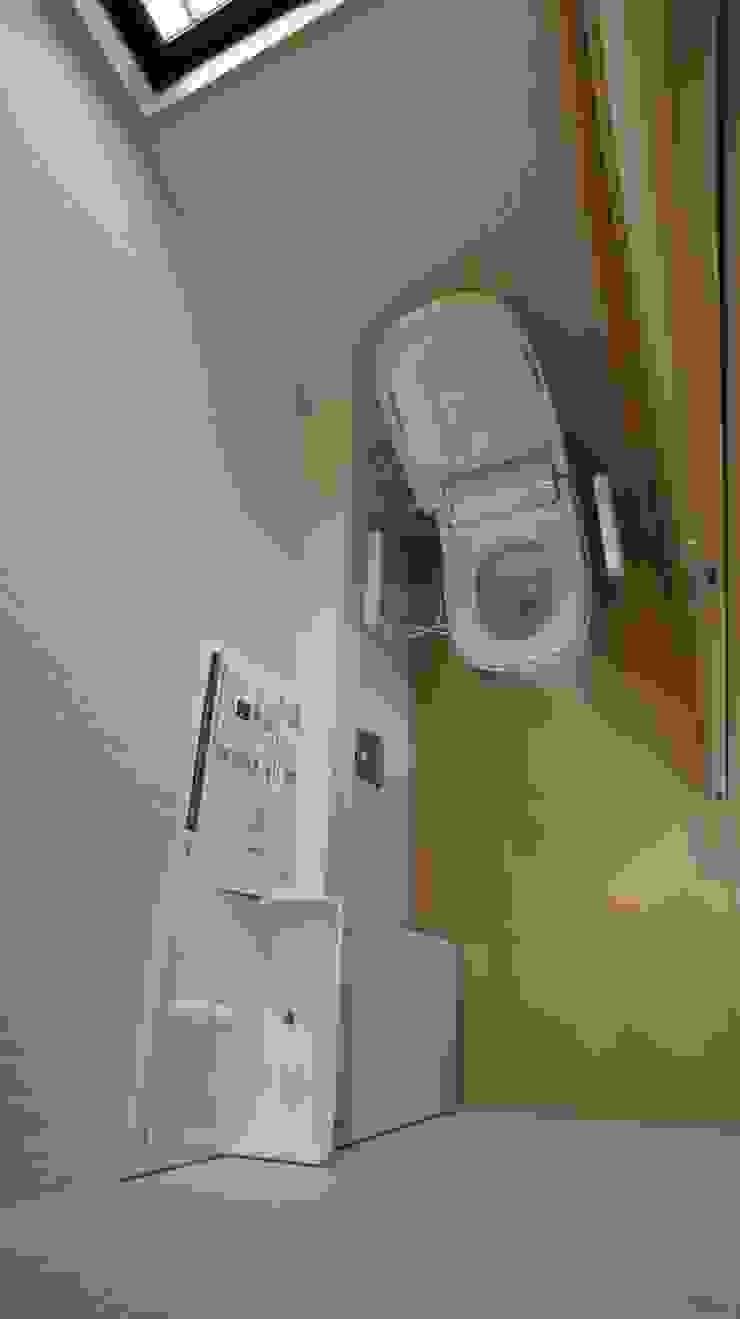 SK邸 マルモコハウス Moderne Badezimmer