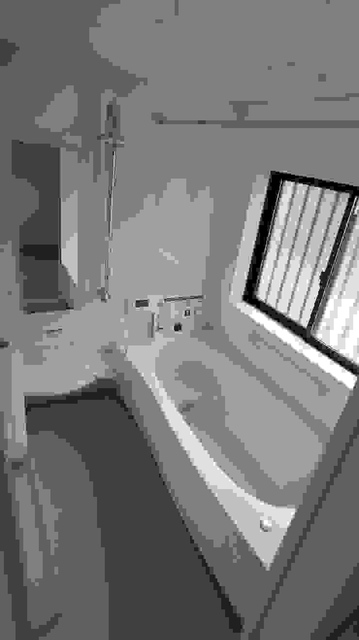 SK邸 マルモコハウス Moderne Badezimmer