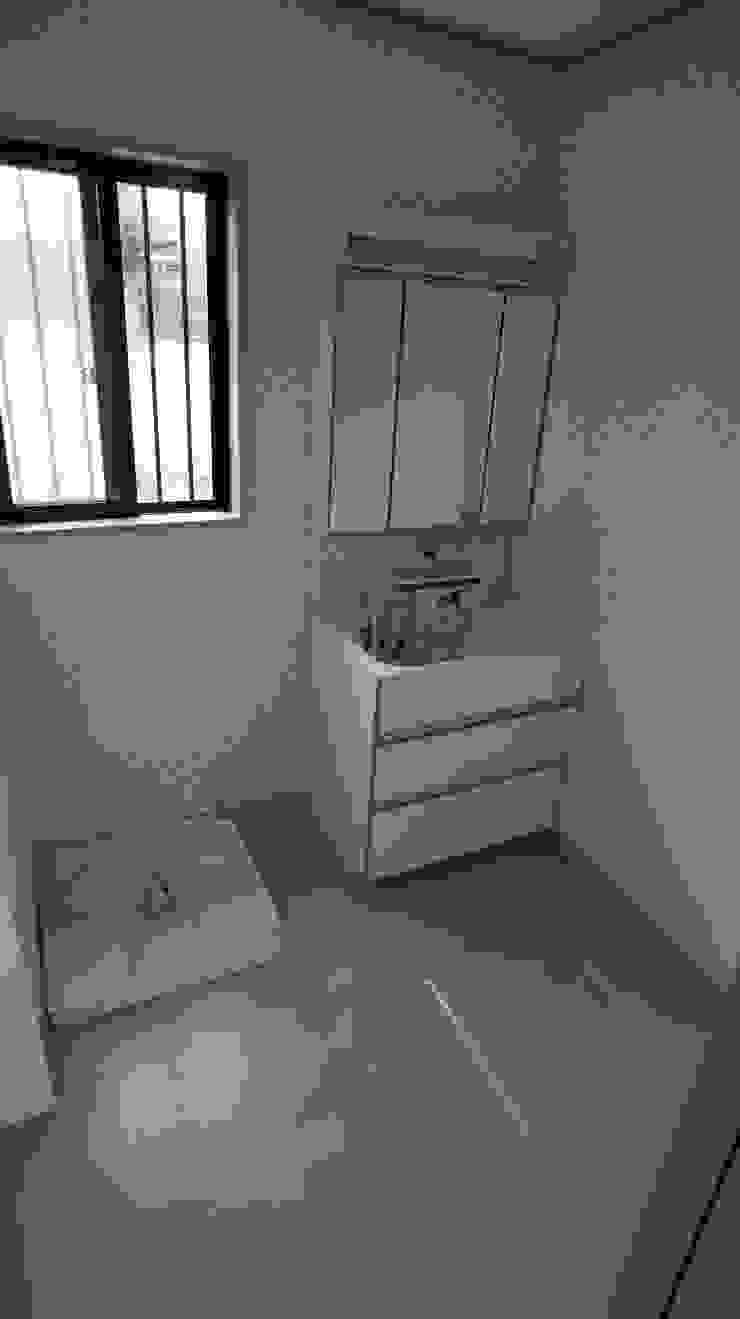 SK邸 マルモコハウス Moderne Badezimmer