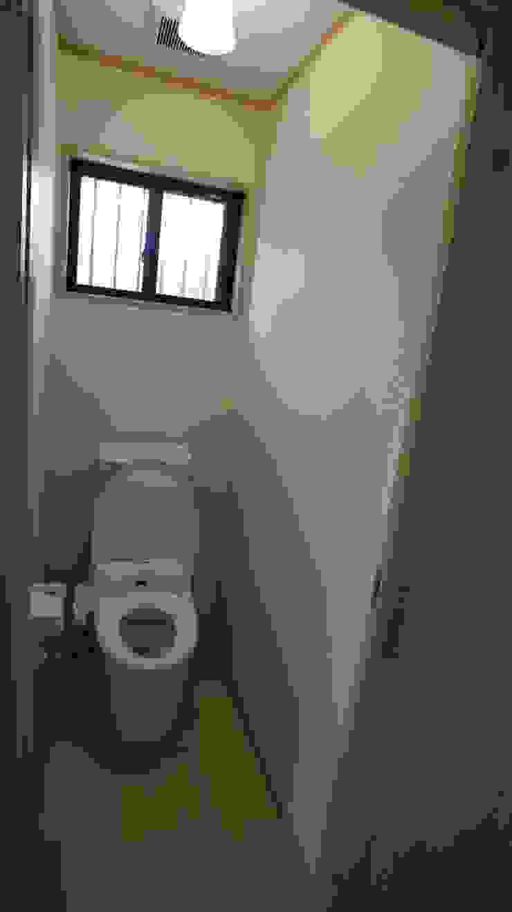 SK邸 マルモコハウス Moderne Badezimmer