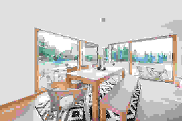 wir leben haus - Bauunternehmen in Bayern Eclectic style dining room Wood