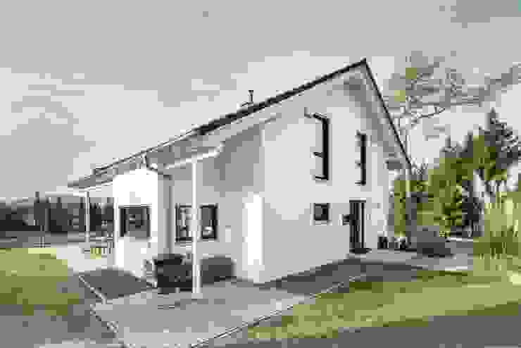 wir leben haus - Bauunternehmen in Bayern Single family home White