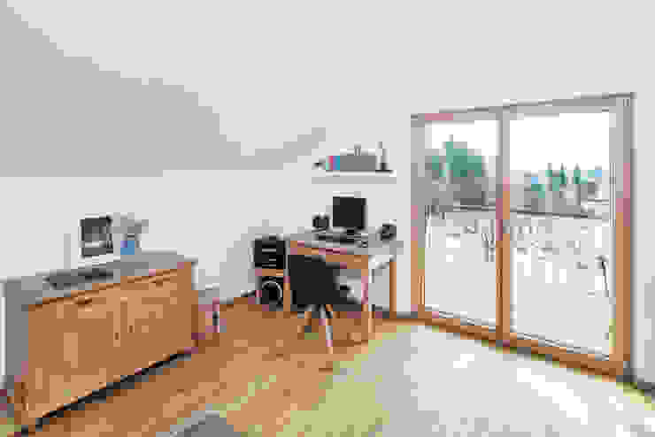 wir leben haus - Bauunternehmen in Bayern Study/office Wood