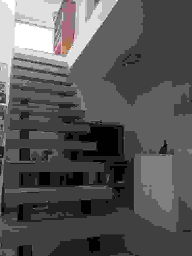 Treppe In Spitzboden Moderne Wohnzimmer Von Treppenbau Biehler