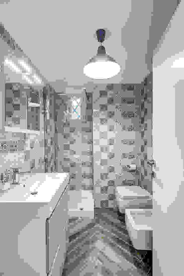 Studio Guerra Sas Baños de estilo clásico