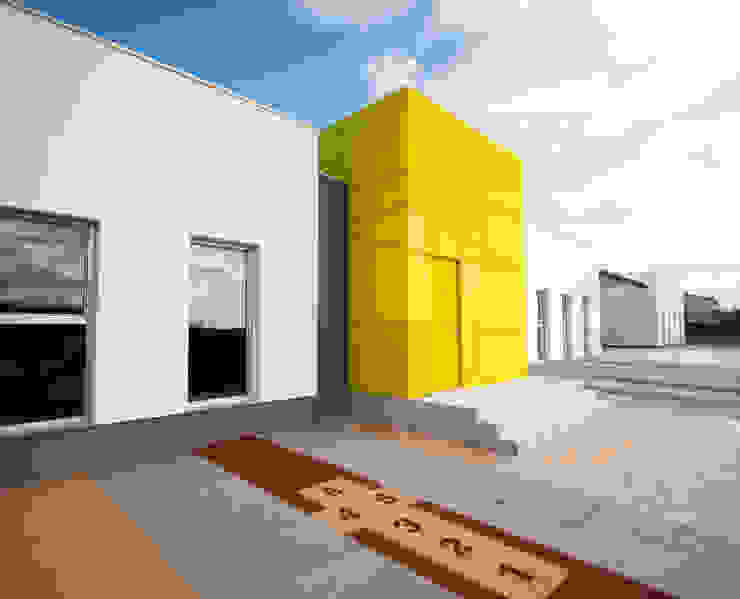 Escola em Alguber Escolas modernas por NOZ Arquitectura Moderno