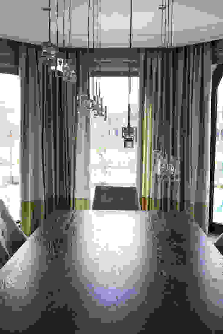 Palm Jumeirah 1 Chameleon Interior Eclectic style dining room