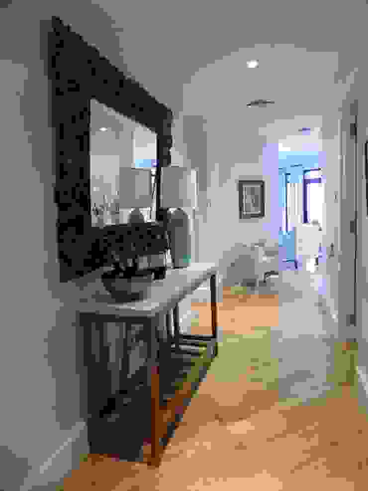 Old Town Dubai Chameleon Interior Eclectic style corridor, hallway & stairs