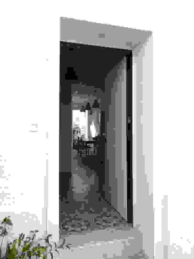 Duplex La Marsa B.A-Studio Mediterranean corridor, hallway & stairs