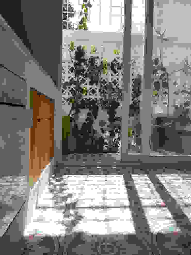 Duplex La Marsa B.A-Studio Mediterranean corridor, hallway & stairs