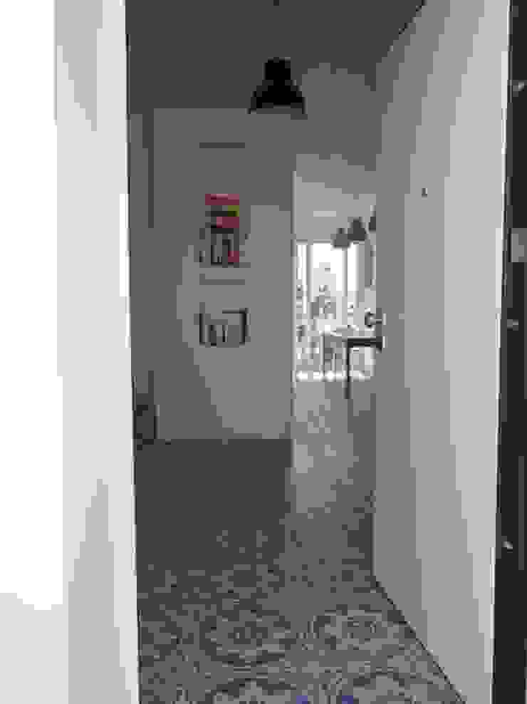 Duplex La Marsa B.A-Studio Mediterranean corridor, hallway & stairs