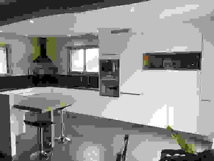 Remise A Neuf D Une Cuisine Avec Ajout D Un Plan De Travail By Groizeau Concepteur D Interieur Homify