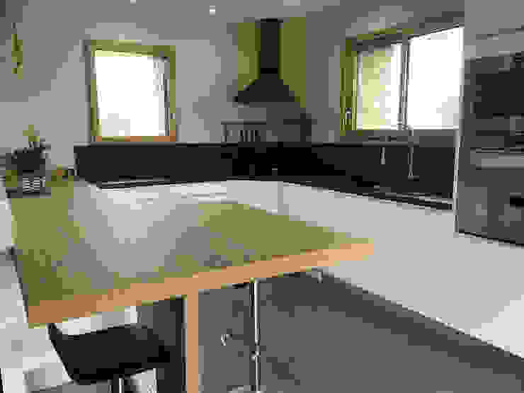 Remise A Neuf D Une Cuisine Avec Ajout D Un Plan De Travail By Groizeau Concepteur D Interieur Homify