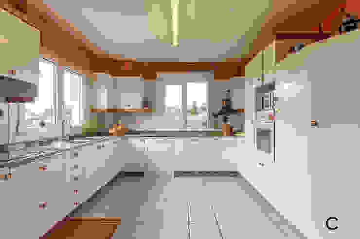 CCVO Design and Staging Cozinhas modernas