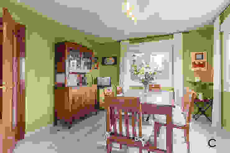 CCVO Design and Staging Salas de jantar modernas