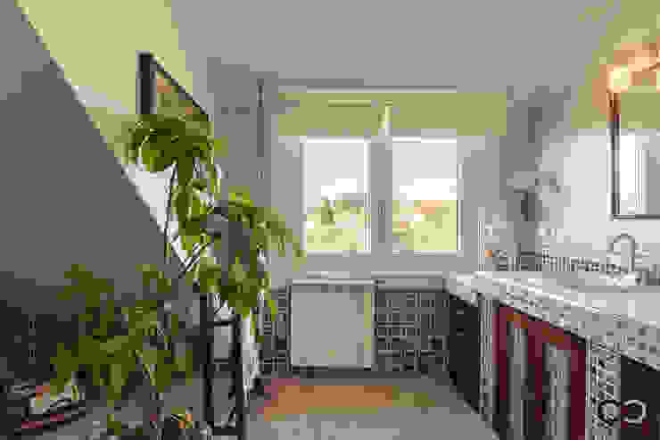 CCVO Design and Staging Casas de banho modernas