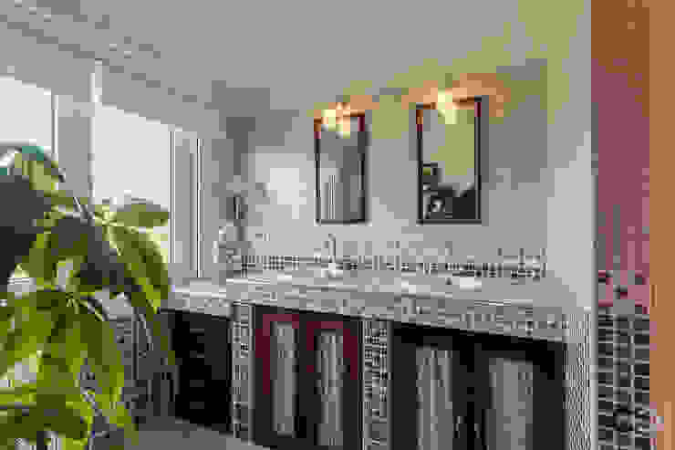 CCVO Design and Staging Casas de banho modernas